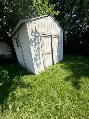 27210 Seyburn Ave - Photo 5 of 23