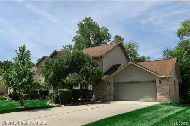 7233 Oakwood Dr - Photo 2 of 38