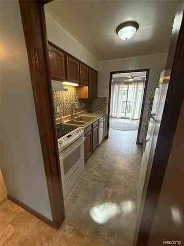 8510 Pepper Ridge Dr #8510 - Photo 7 of 24