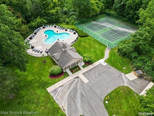 7422 Azalea Ct - Photo 2 of 21