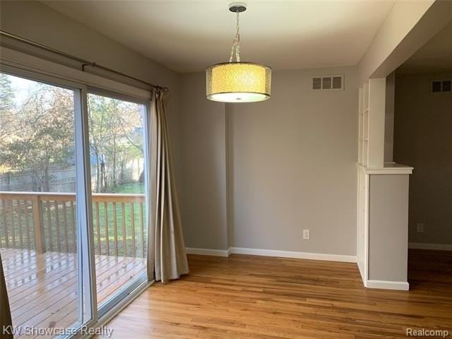 2050 Wycliffe Ave - Photo 4 of 18