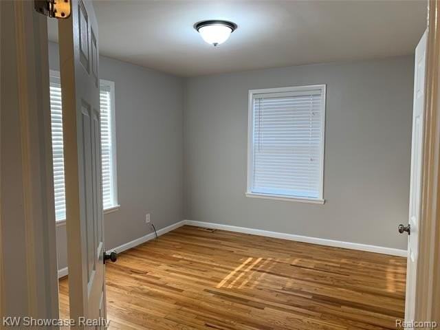 2050 Wycliffe Ave - Photo 7 of 18