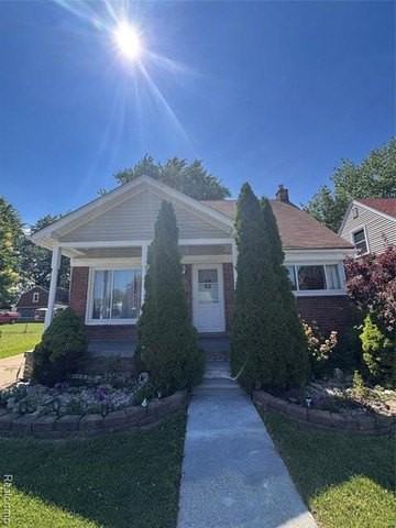 28025 Joan St - Photo 2 of 23