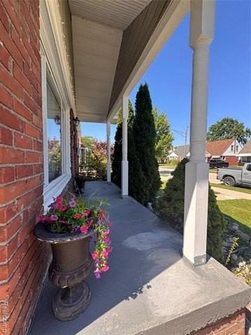 28025 Joan St - Photo 3 of 23