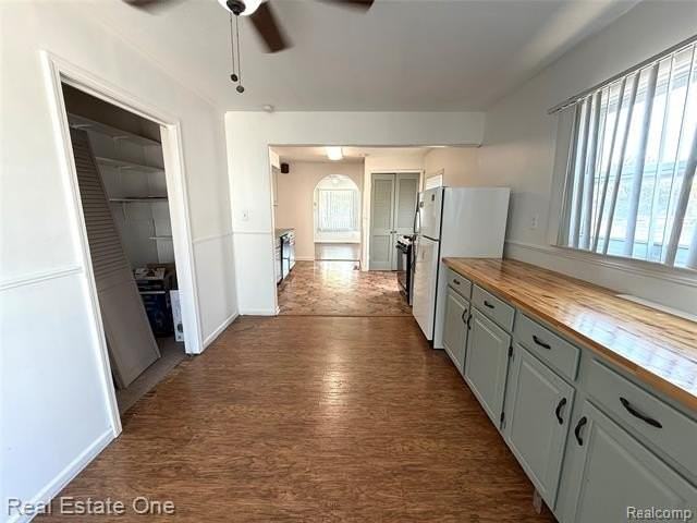 5645 Fenton St - Photo 6 of 11