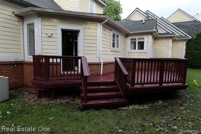 1090 Oakwood Dr - Photo 2 of 26