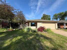 featured image of 15034 Norman St