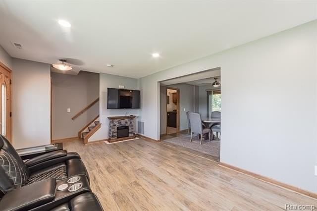 1034 Parkway - Photo 5 of 33