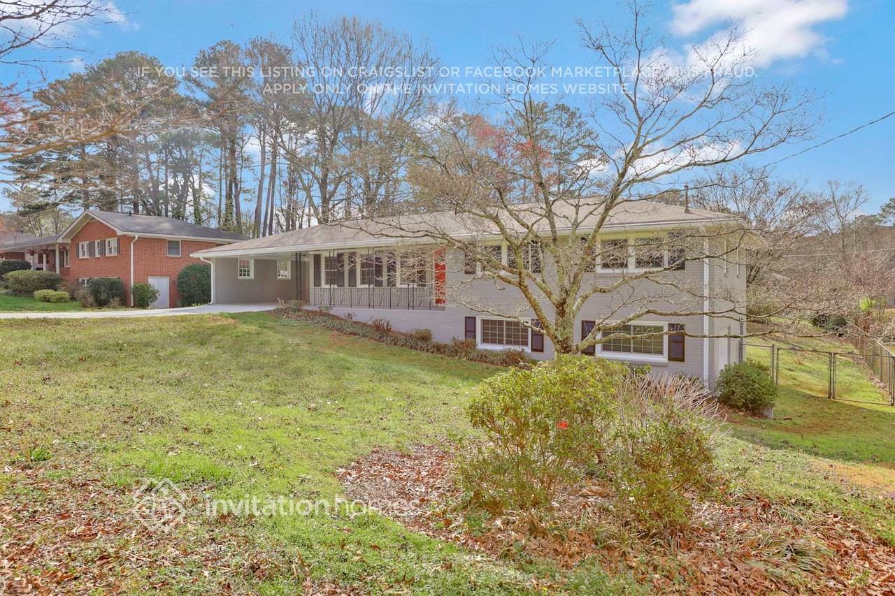 5588 Bowers Rd - Photo 3 of 20