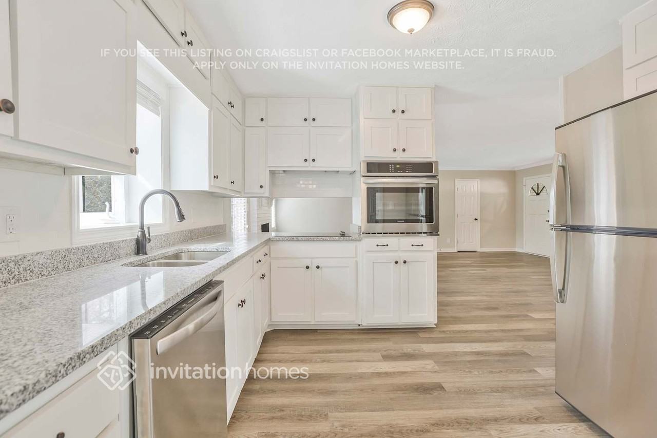 5588 Bowers Rd - Photo 7 of 20