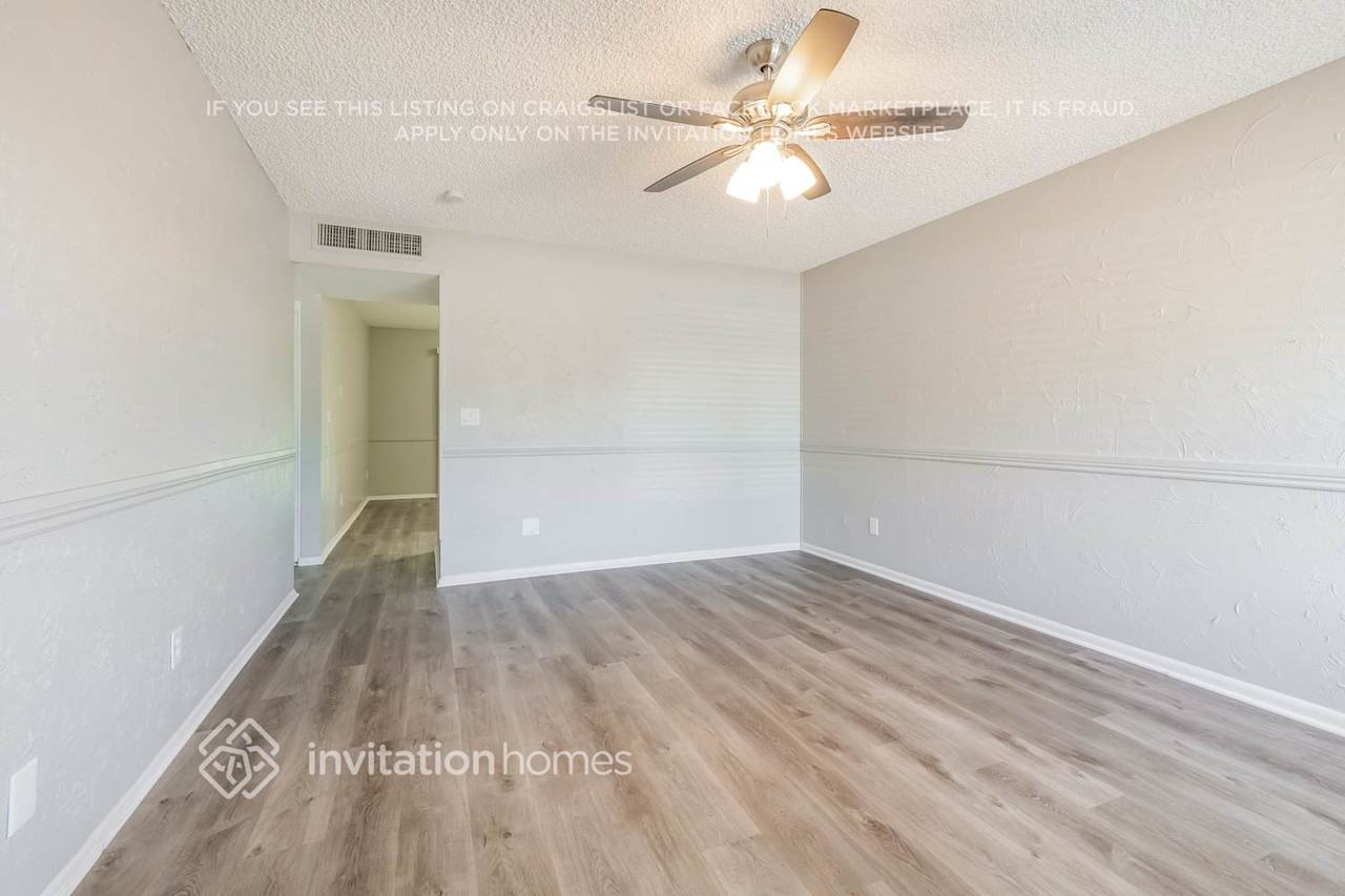 3223 W Acapulco Ln - Photo 2 of 16