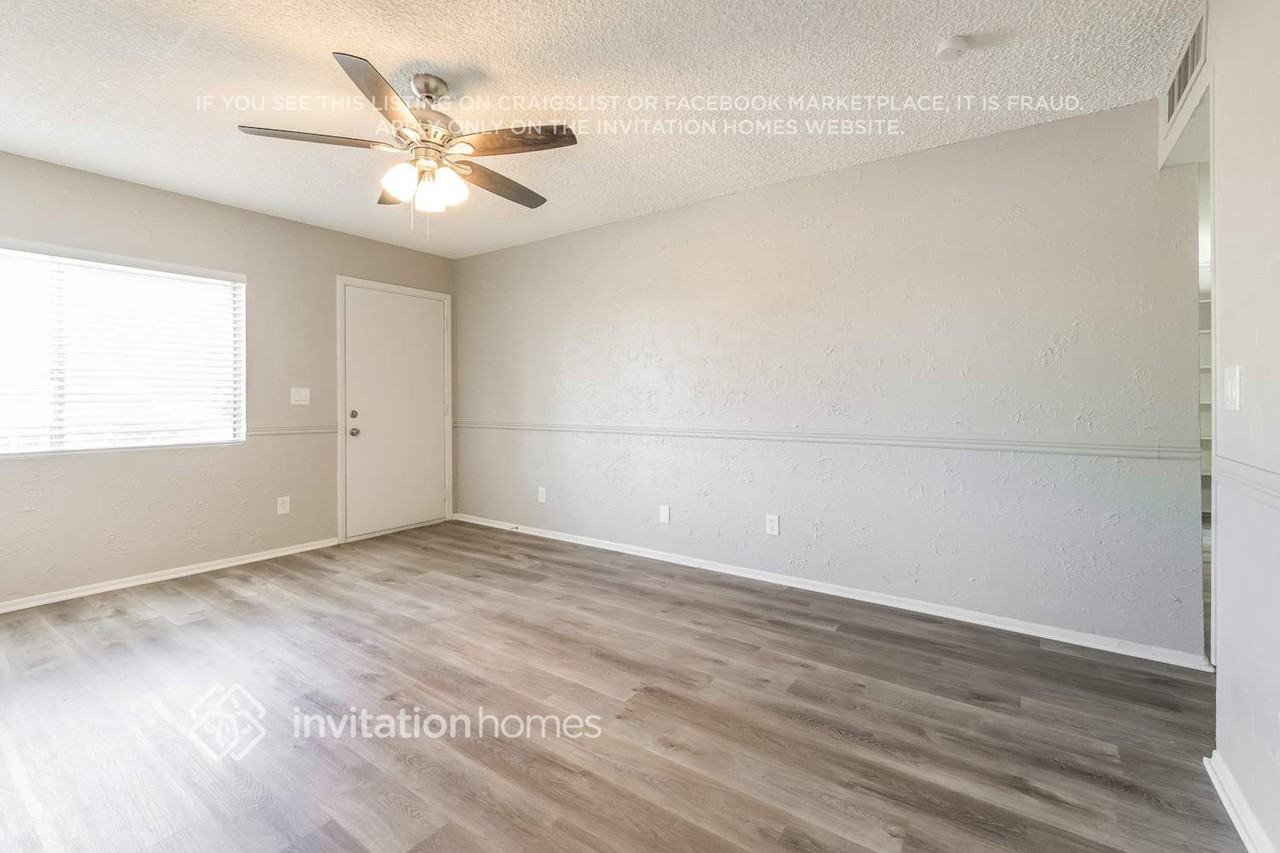 3223 W Acapulco Ln - Photo 3 of 16