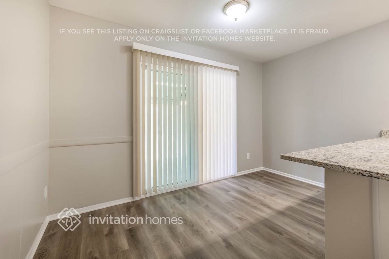 3223 W Acapulco Ln - Photo 4 of 16