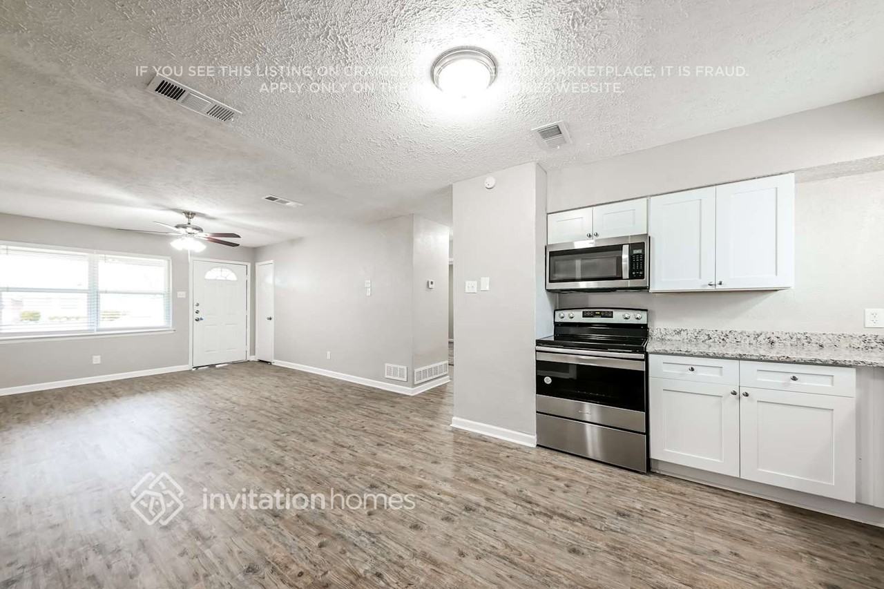 2740 Blue Ridge Dr - Photo 4 of 16
