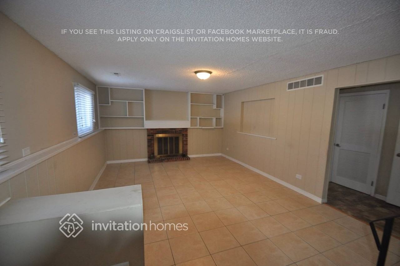 5101 Deerpath Rd - Photo 4 of 10