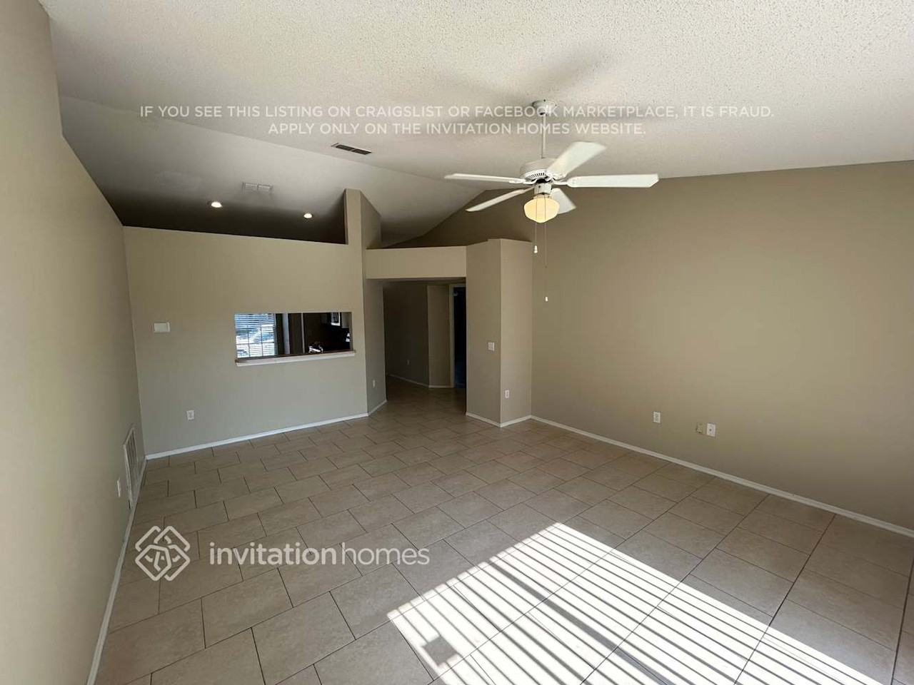 8425 Split Creek Cir - Photo 4 of 8