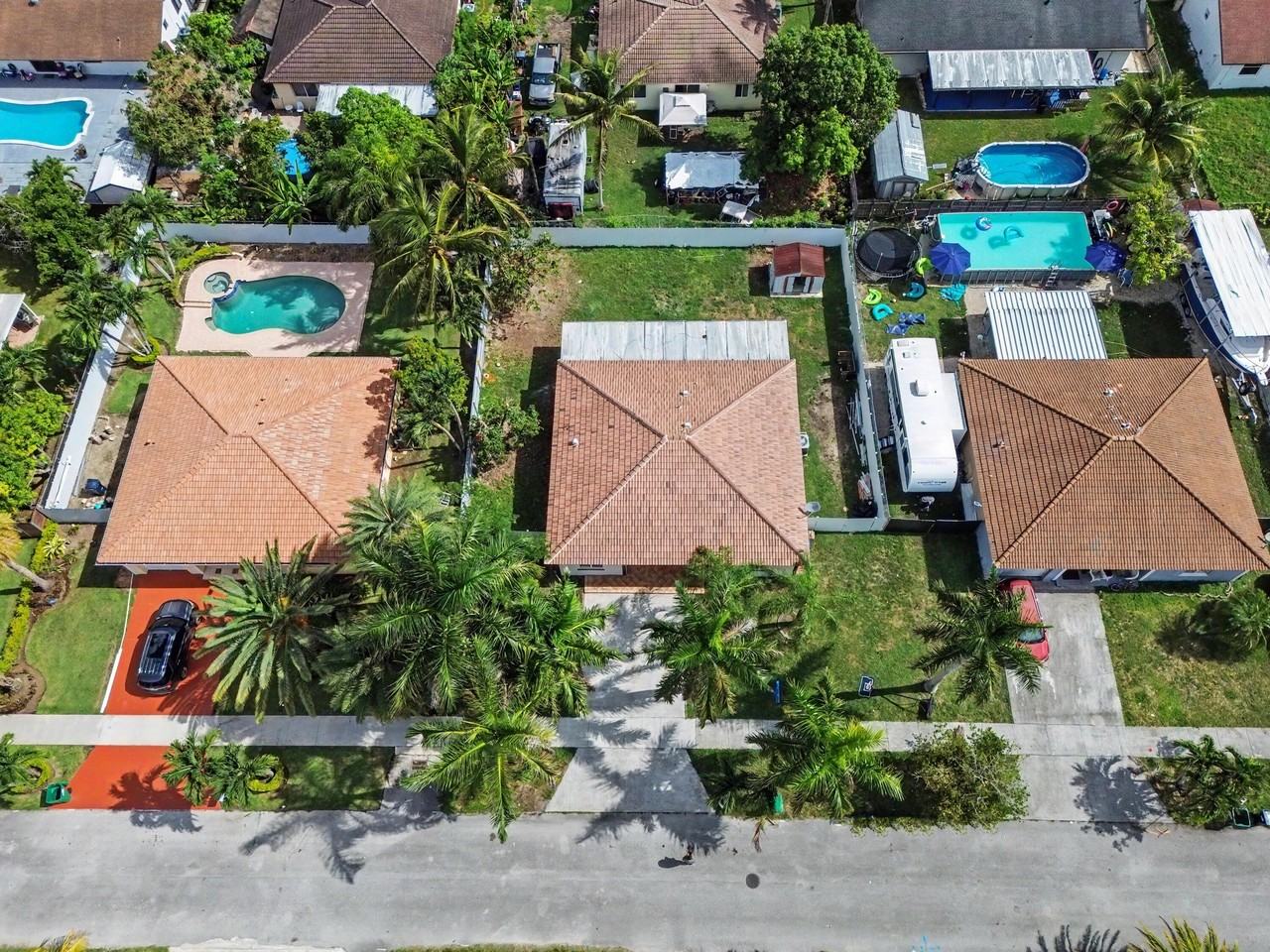 13435 Sw 257th Ter - Photo 3 of 37