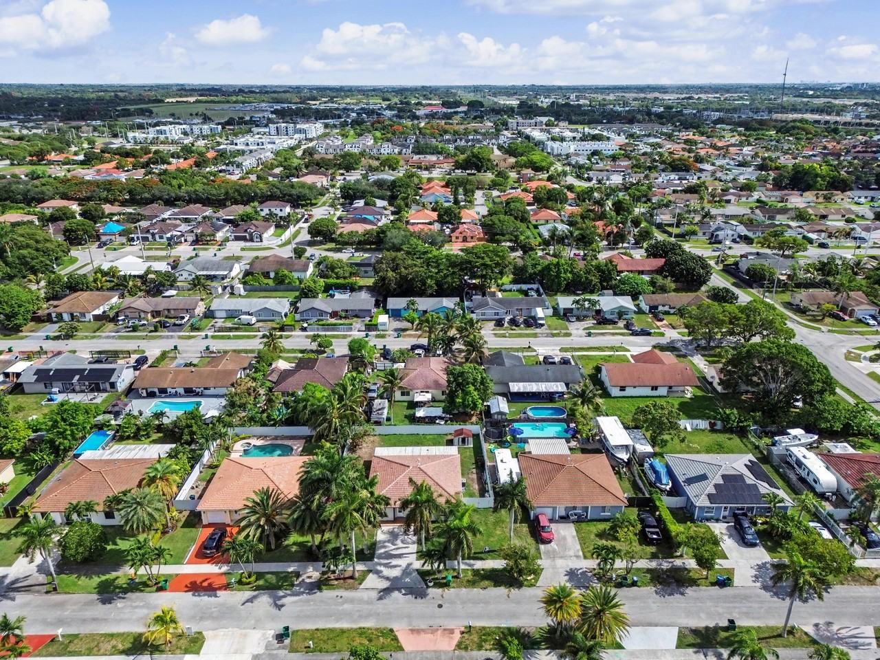 13435 Sw 257th Ter - Photo 6 of 37