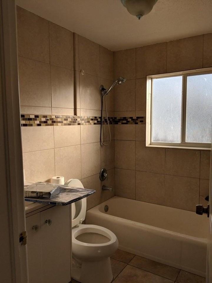 1102 James Rd - Photo 5 of 13