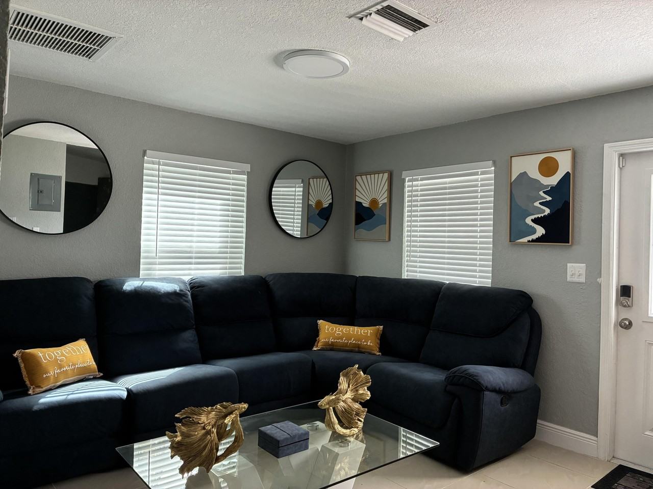 1558 Nw 5th Ave - Photo 4 of 9