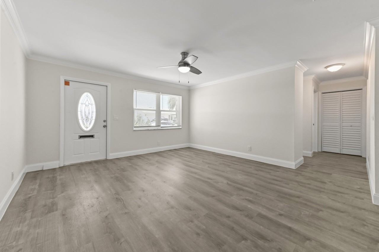 717 Sw 16th St - Photo 4 of 31