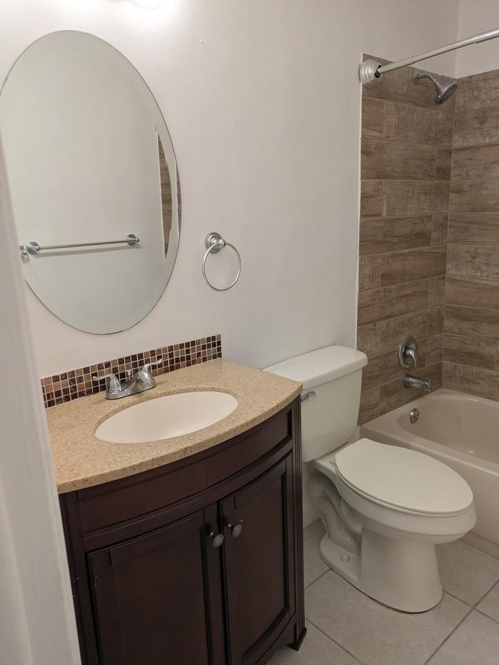 3502 Riverside Dr #3 - Photo 4 of 11