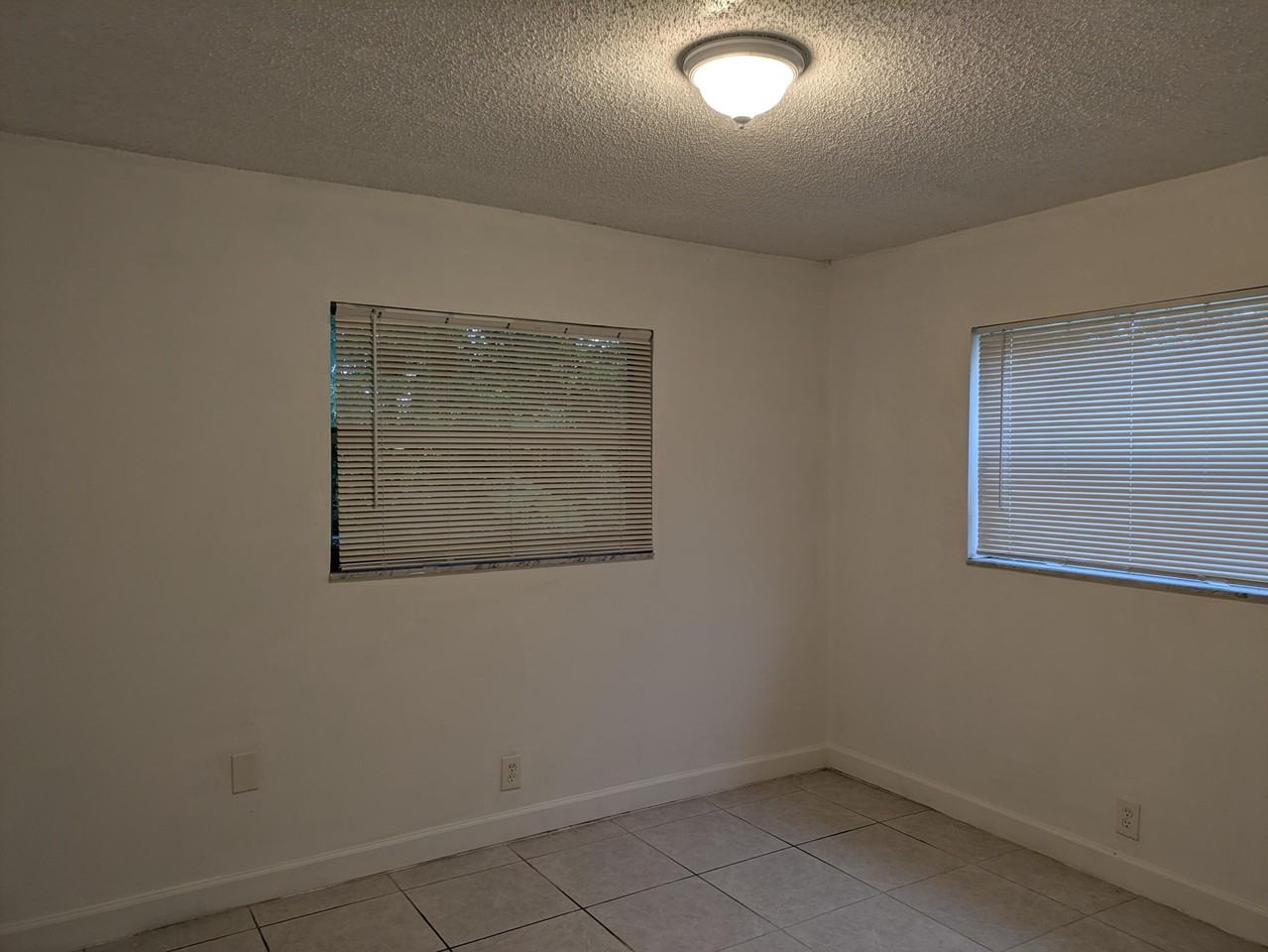 3502 Riverside Dr #3 - Photo 6 of 11