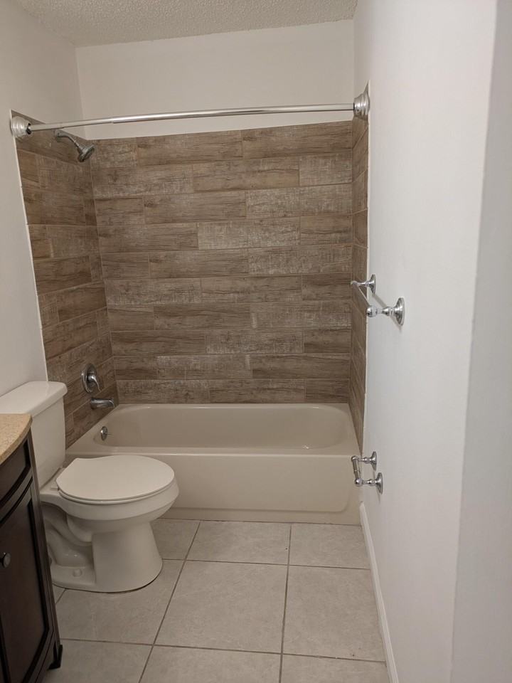 3502 Riverside Dr #3 - Photo 7 of 11