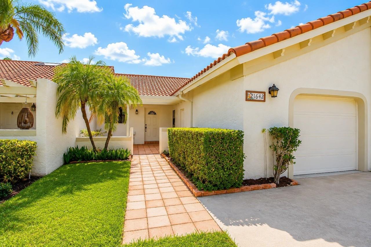 21642 Guadalajara Ave - Photo 4 of 30