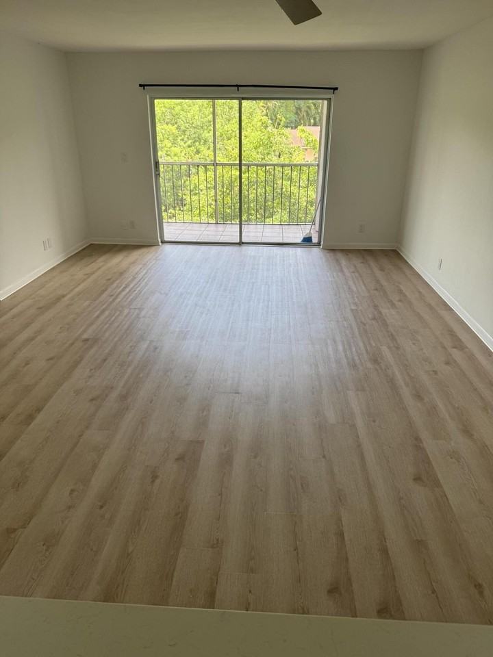9280 Sw 3rd St #809 - Photo 5 of 21