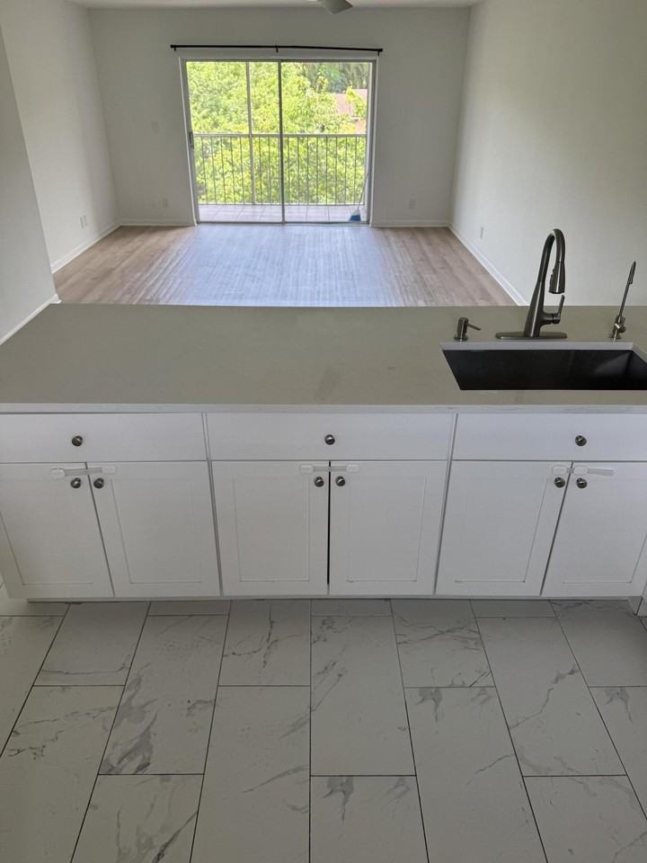 9280 Sw 3rd St #809 - Photo 6 of 21