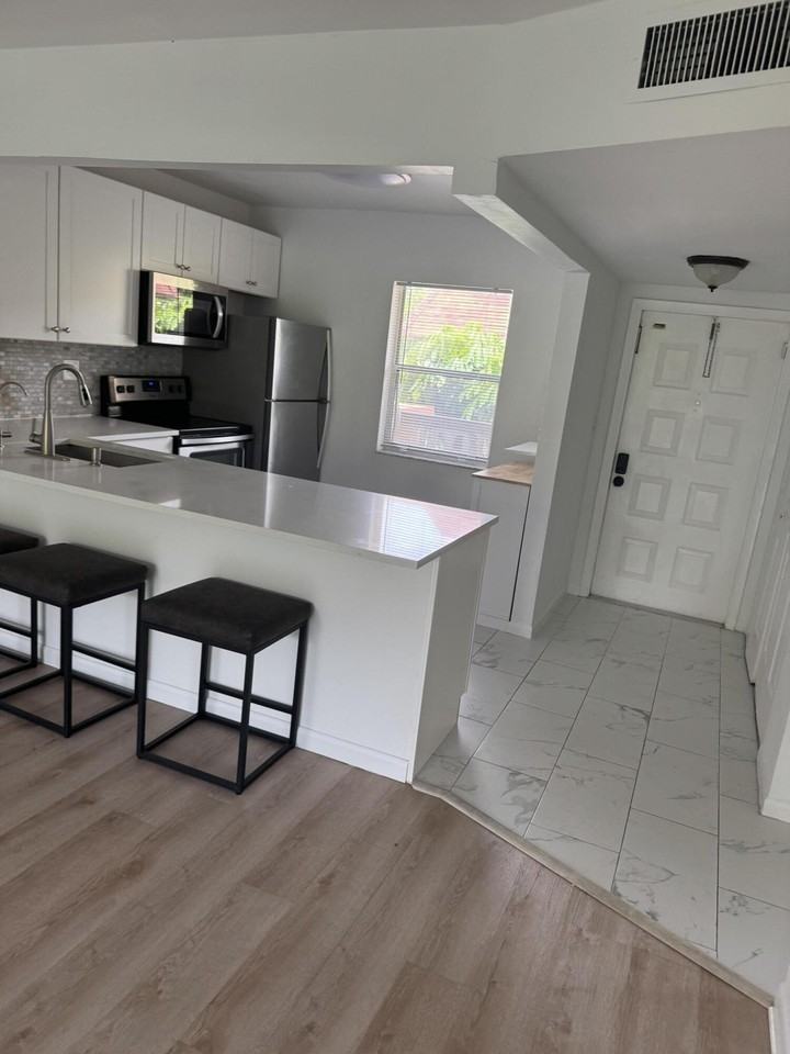9280 Sw 3rd St #809 - Photo 7 of 21