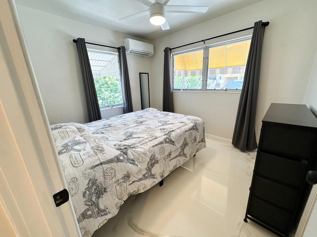 825 Ne 6th St #2 - Photo 7 of 9