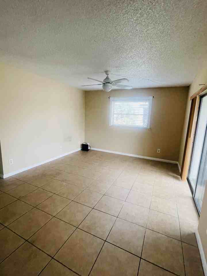 420 S B St #A4 - Photo 4 of 9