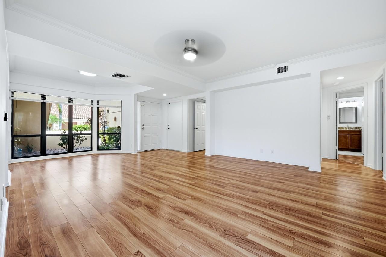 101 Waterview Dr - Photo 4 of 45