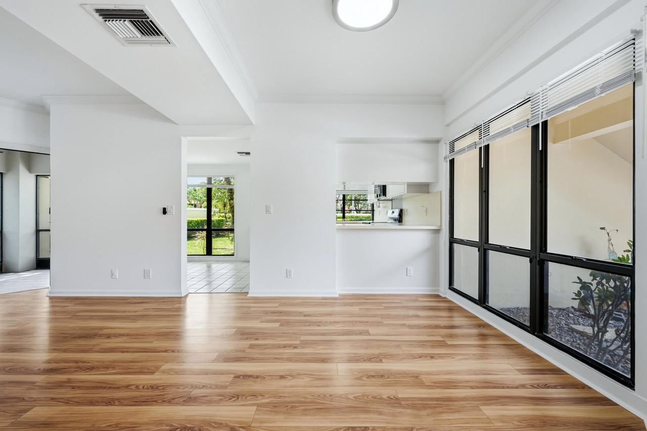 101 Waterview Dr - Photo 5 of 45