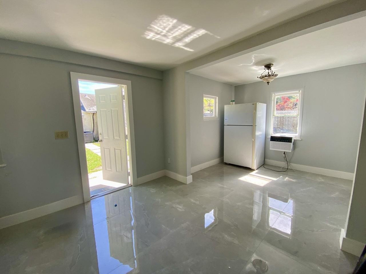 2231 Wilson St #2 - Photo 3 of 10