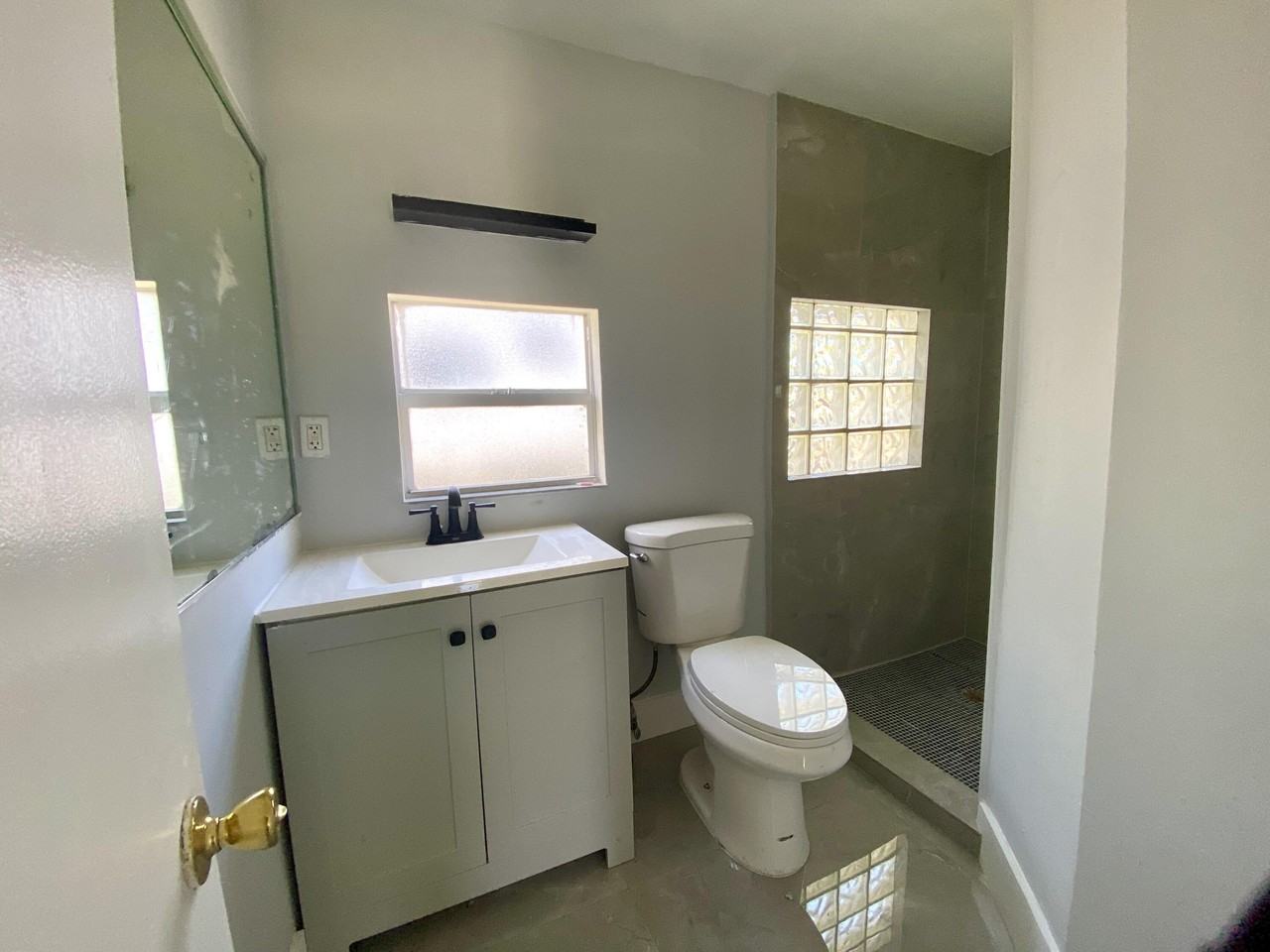 2231 Wilson St #2 - Photo 6 of 10