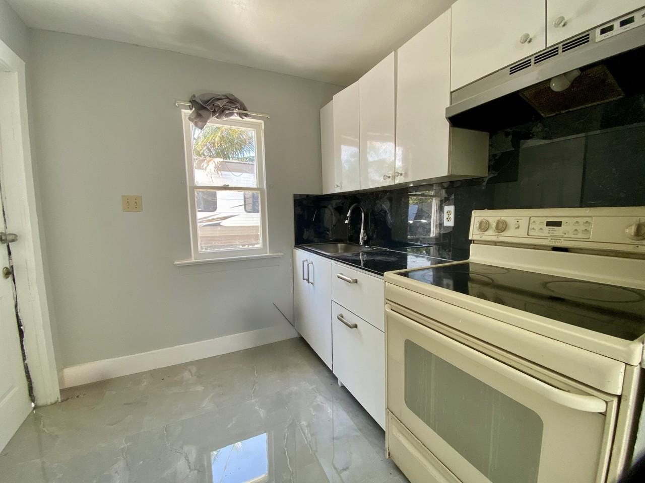 2231 Wilson St #2 - Photo 7 of 10