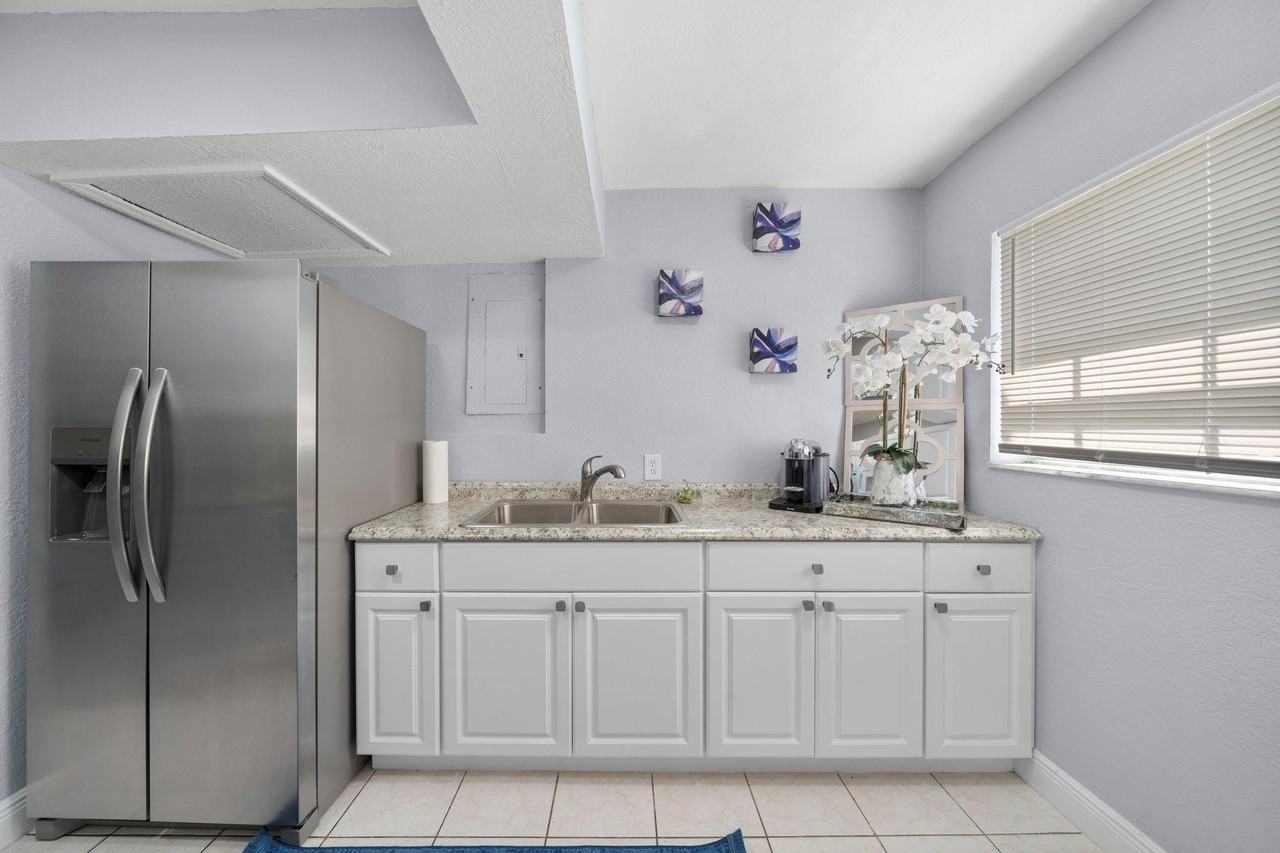 4527 Nw 191st Ter - Photo 5 of 27