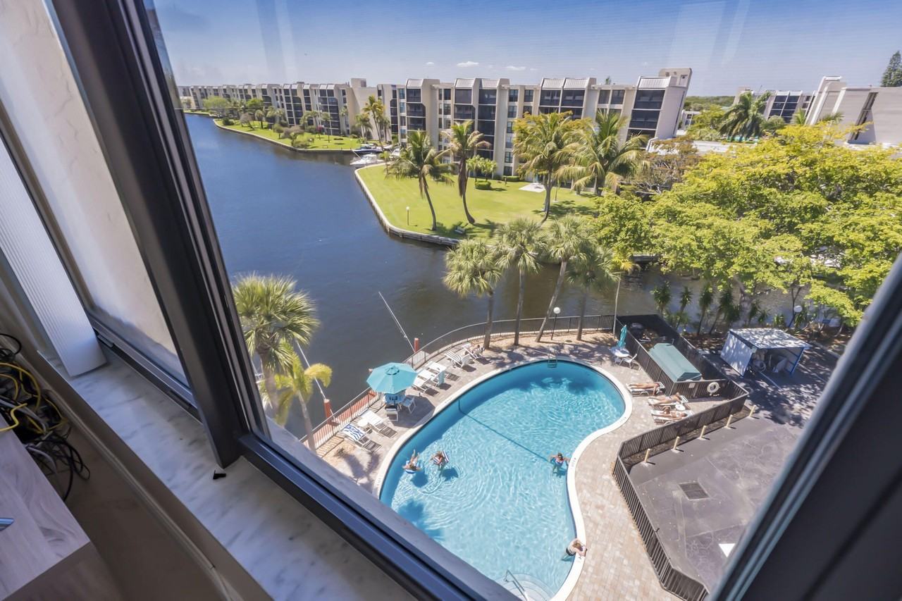 22 Royal Palm Way #606 - Photo 2 of 48