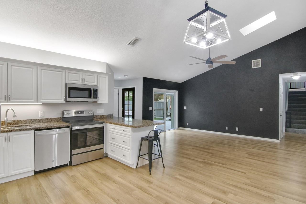12624 Woodmill Dr - Photo 3 of 26