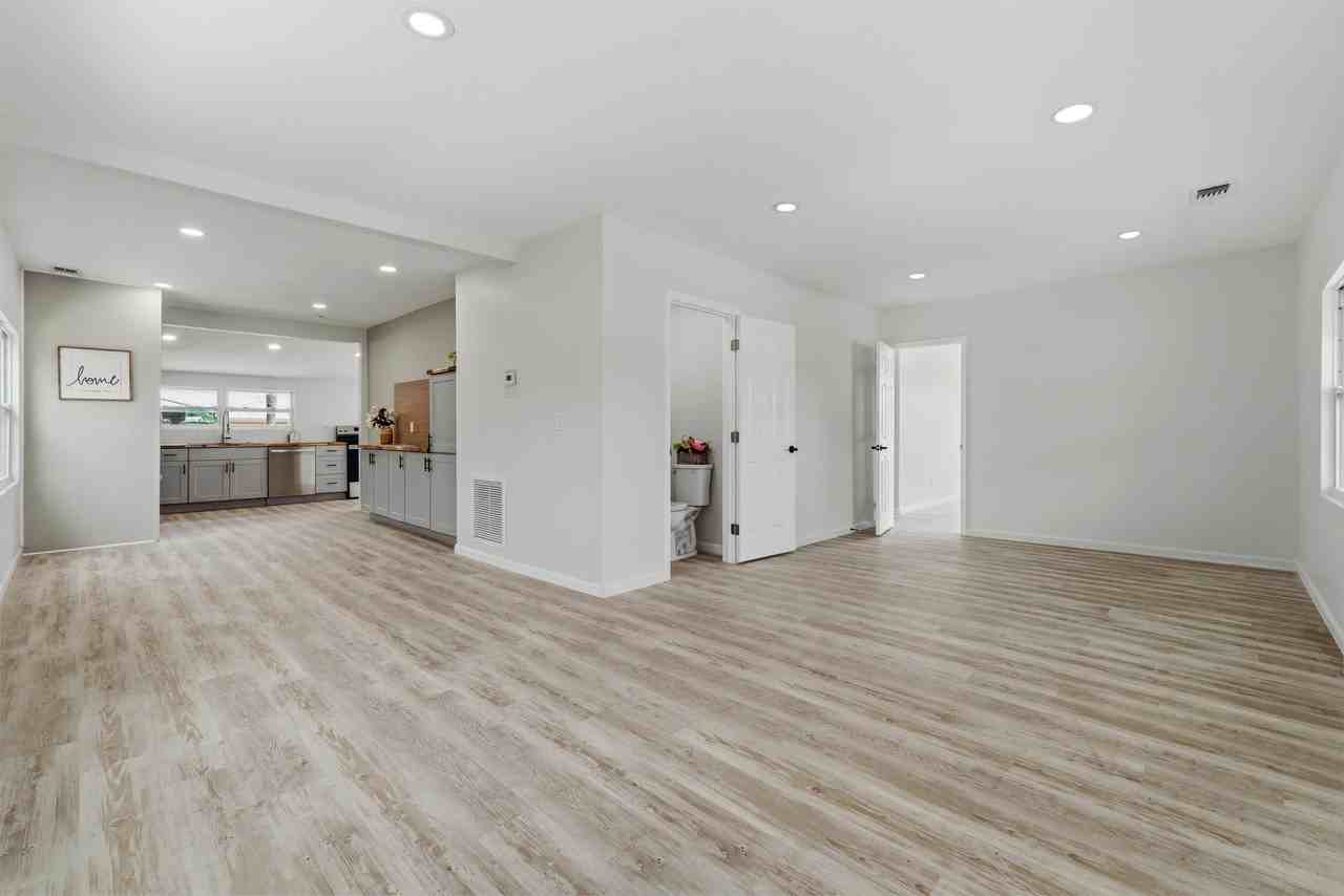 1566 Nw 9th Ave - Photo 2 of 39