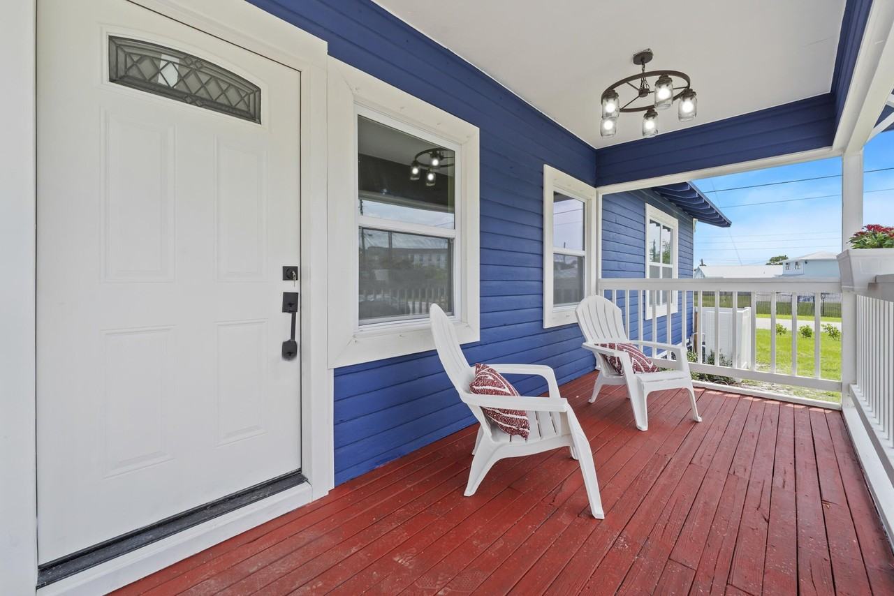 1566 Nw 9th Ave - Photo 3 of 39