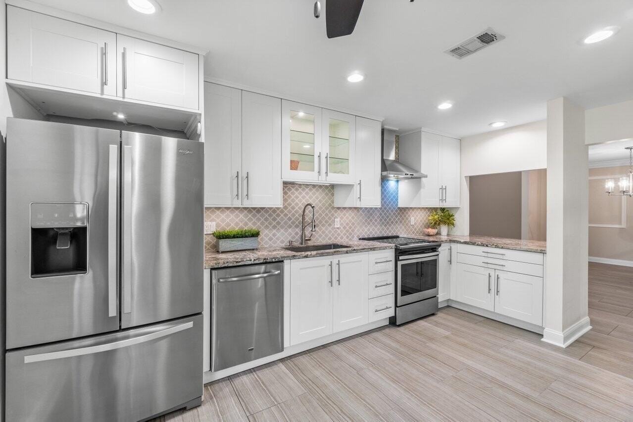9240 Sabal Ridge Cir #B - Photo 2 of 22