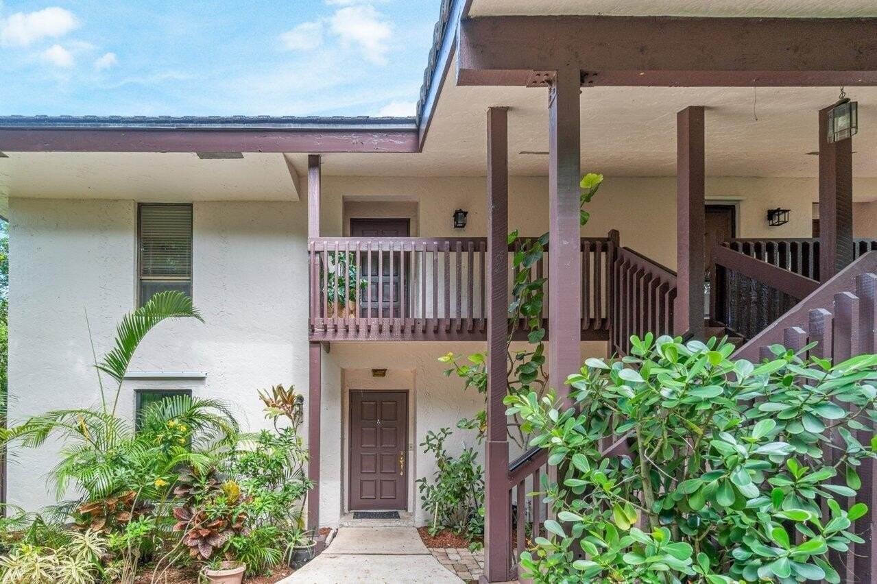 9240 Sabal Ridge Cir #B - Photo 4 of 22