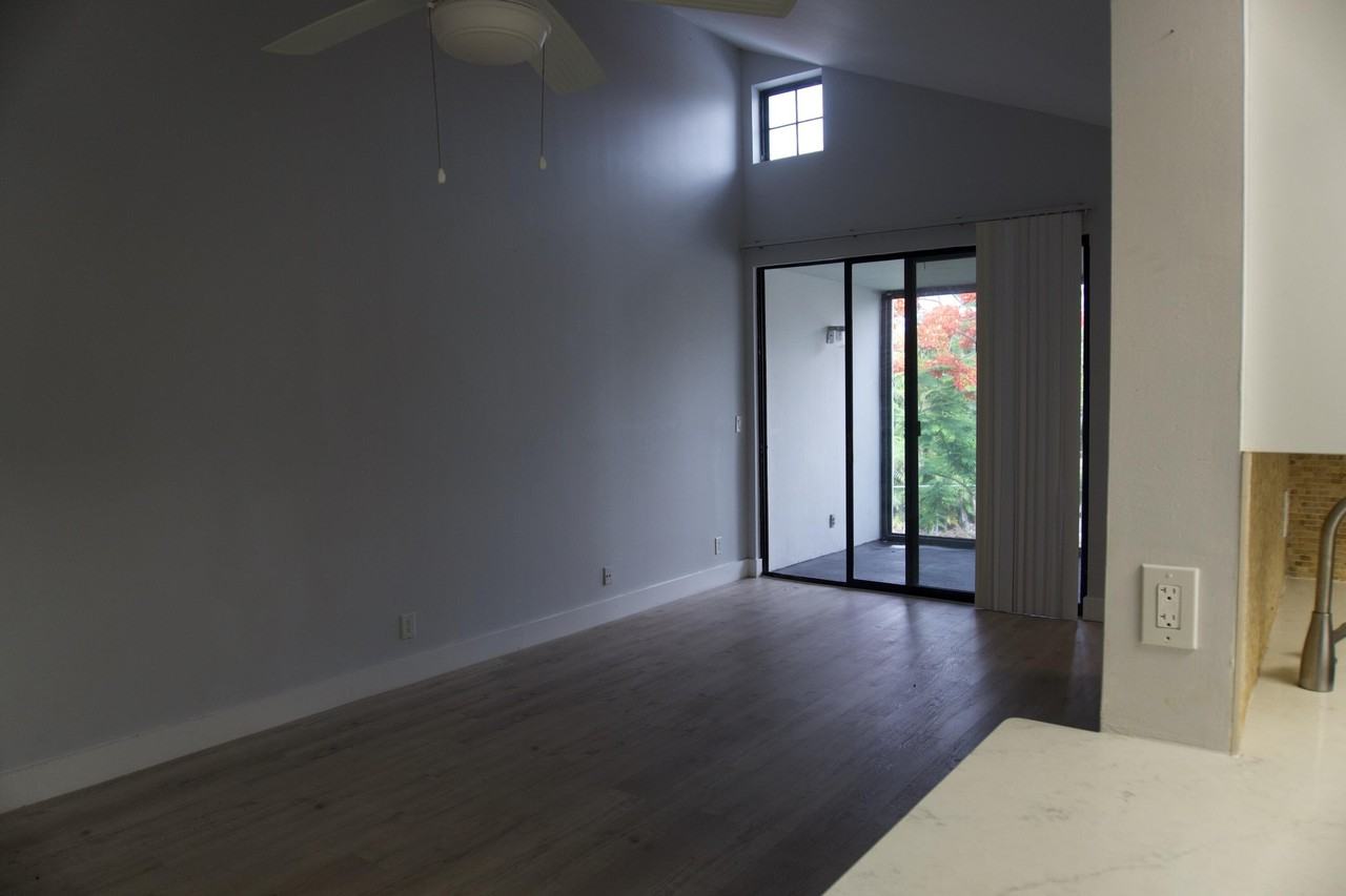 213 Lake Pointe Dr #211 - Photo 3 of 28