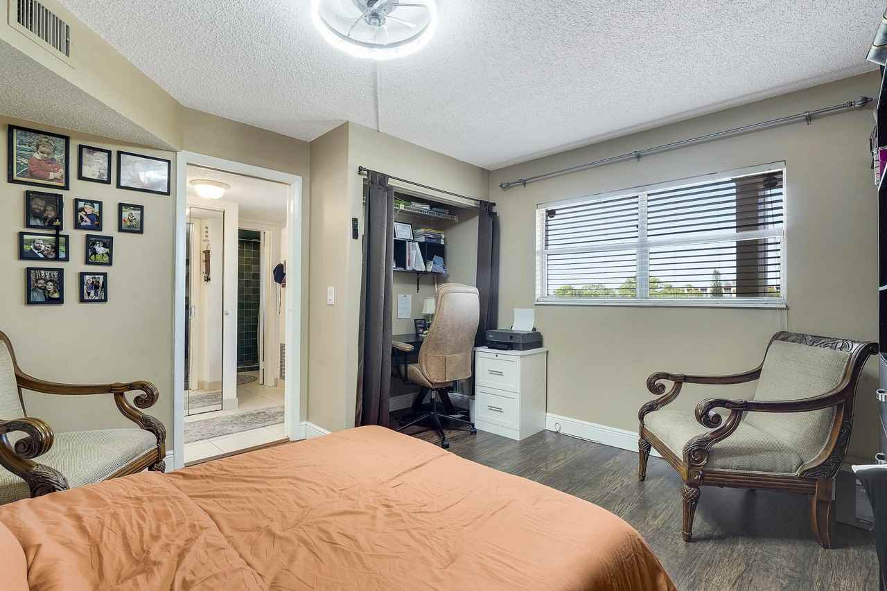 3755 Via Poinciana - Photo 2 of 11