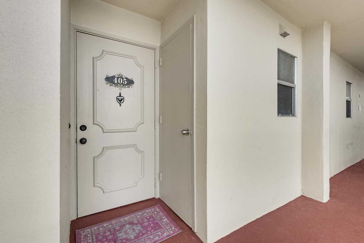3755 Via Poinciana - Photo 3 of 11