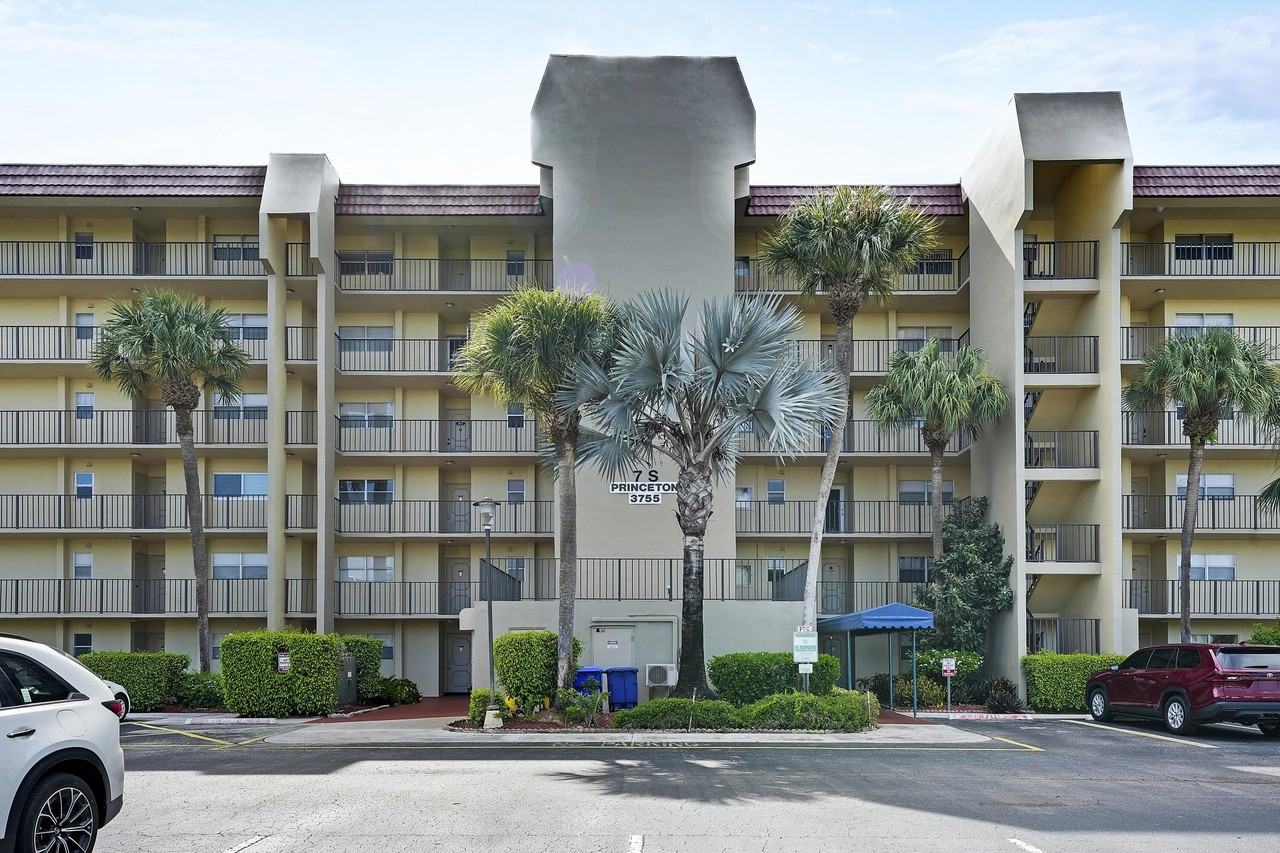 3755 Via Poinciana - Photo 4 of 11